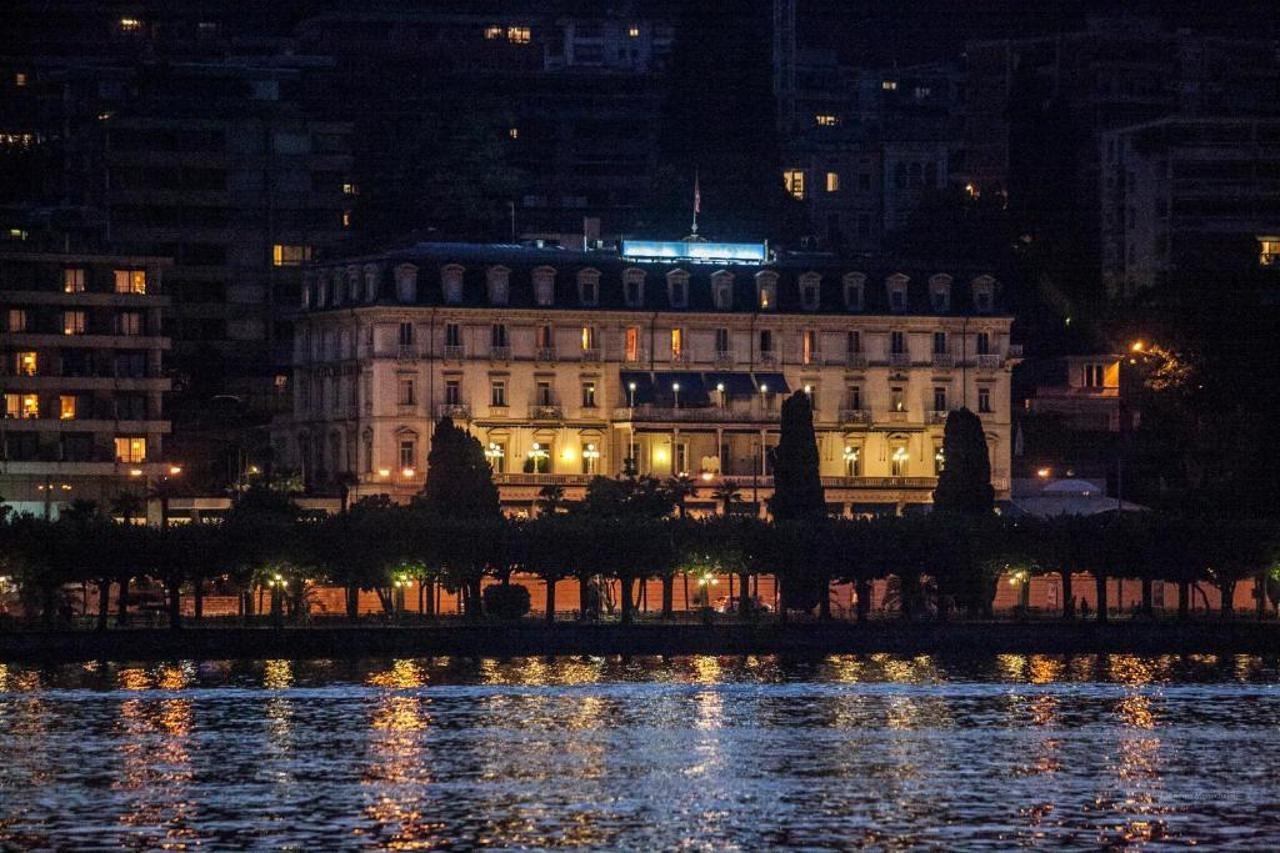 Hotel Splendide Royal Лугано Екстериор снимка The hotel at night